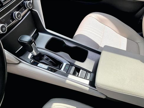 Used 2021 Honda Accord EX-L image 17