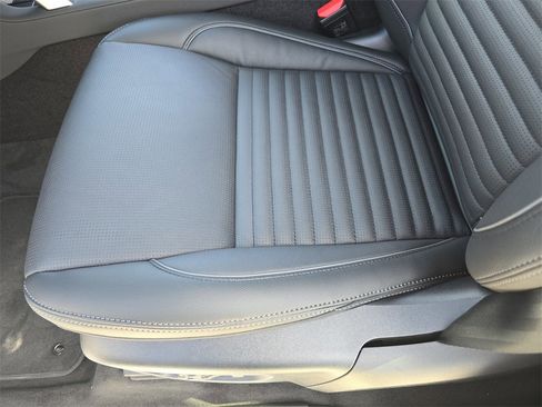 New 2026 Land Rover Discovery Sport Landmark image 29