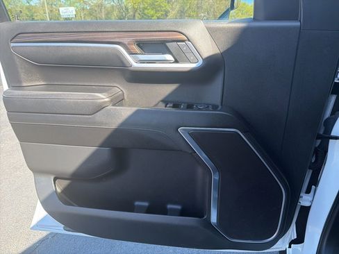Used 2023 Chevrolet Silverado 1500 LT AWD/4WD image 14