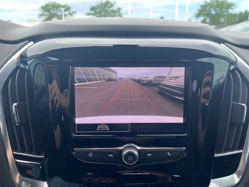 Used 2020 Chevrolet Traverse LS FWD image 14