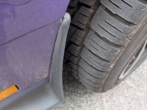 Used 2014 Dodge Challenger R/T RWD image 9