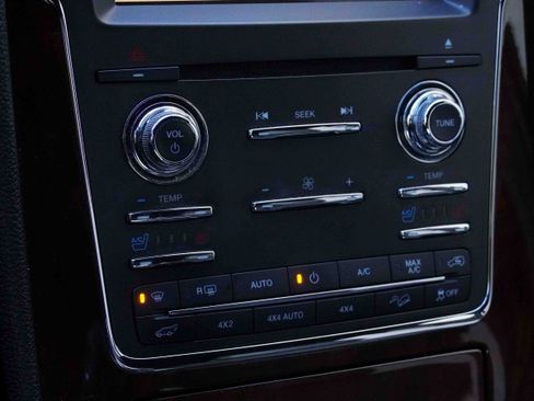 Used 2017 Lincoln Navigator Select image 27