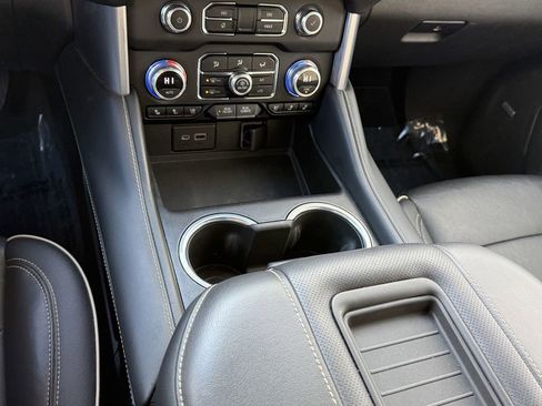 Used 2021 GMC Yukon SLT image 27