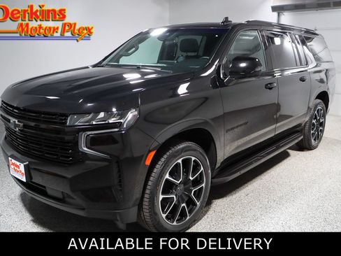 Used 2024 Chevrolet Suburban RST w/ Luxury Package AWD/4WD image 1