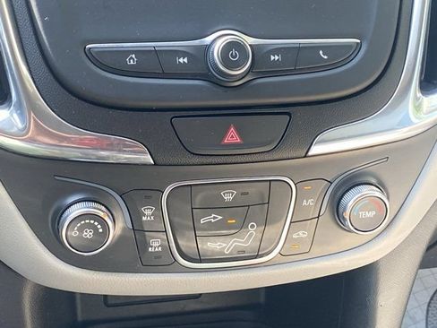 Used 2020 Chevrolet Equinox LS w/ LPO, Floor Liner Package FWD image 19