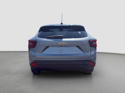 New 2026 Chevrolet Trax LS w/ Driver Confidence Package FWD image 5