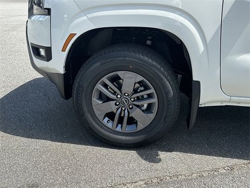 New 2025 Nissan Frontier SV w/ SV Convenience Package image 12