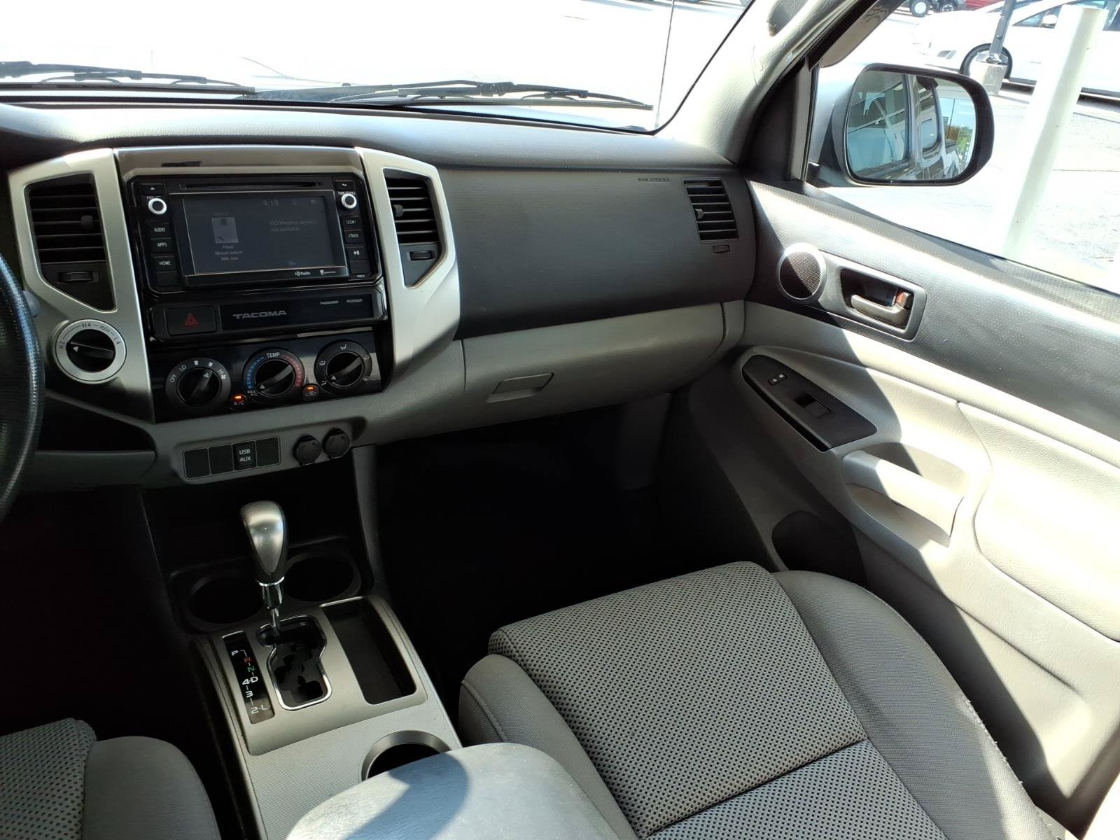 Used 2015 Toyota Tacoma 4x4 Double Cab w/ TRD Sport Package image 19