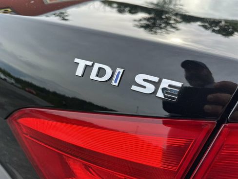 Used 2014 Volkswagen Passat TDI SE FWD image 9