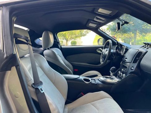 Used 2009 Nissan 370Z Touring w/ Sport Pkg image 14