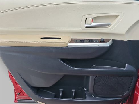 Used 2021 Toyota Sienna XLE image 28