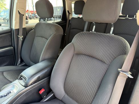 Used 2018 Dodge Journey SE w/ Blacktop Package FWD image 17