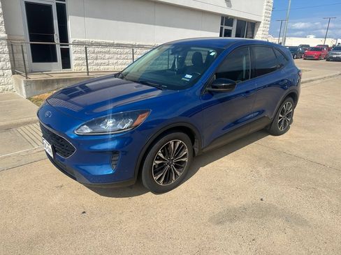 Used 2022 Ford Escape SE w/ SE Sport Appearance Package FWD image 9