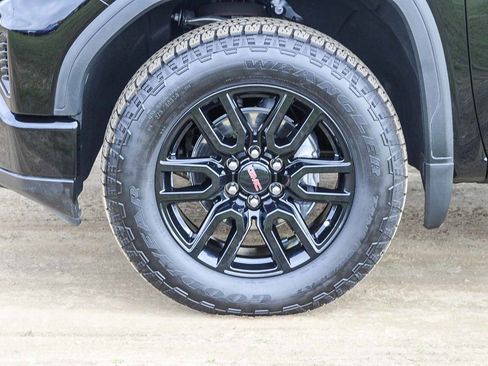 Used 2025 GMC Sierra 1500 Elevation w/ Preferred Package image 9