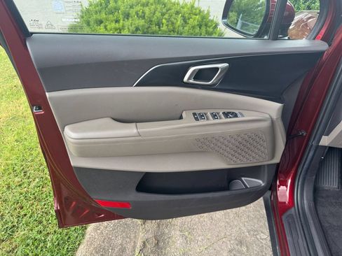 Used 2026 Kia Carnival FWD image 18