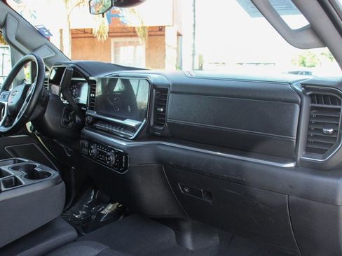 Used 2025 Chevrolet Silverado 2500 LT w/ Convenience Package image 36