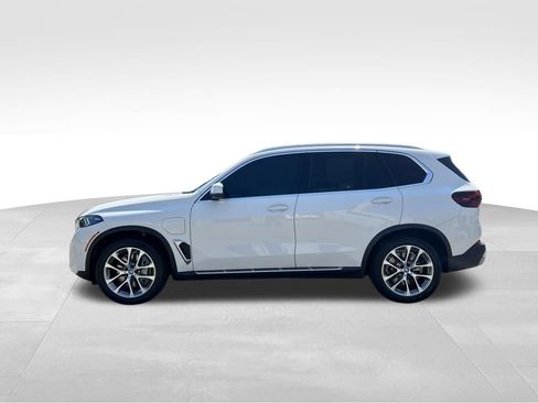 Used 2025 BMW X5 xDrive50e AWD/4WD image 2