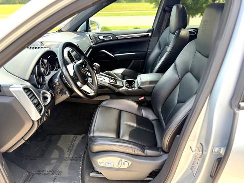 Used 2018 Porsche Cayenne Platinum Edition AWD/4WD image 10