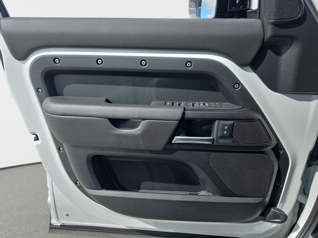 New 2026 Land Rover Defender 110 V8 AWD/4WD image 26