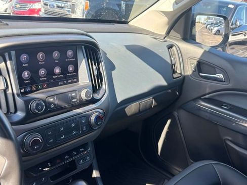 Used 2022 Chevrolet Colorado Z71 w/ Z71 Midnight Edition AWD/4WD image 26