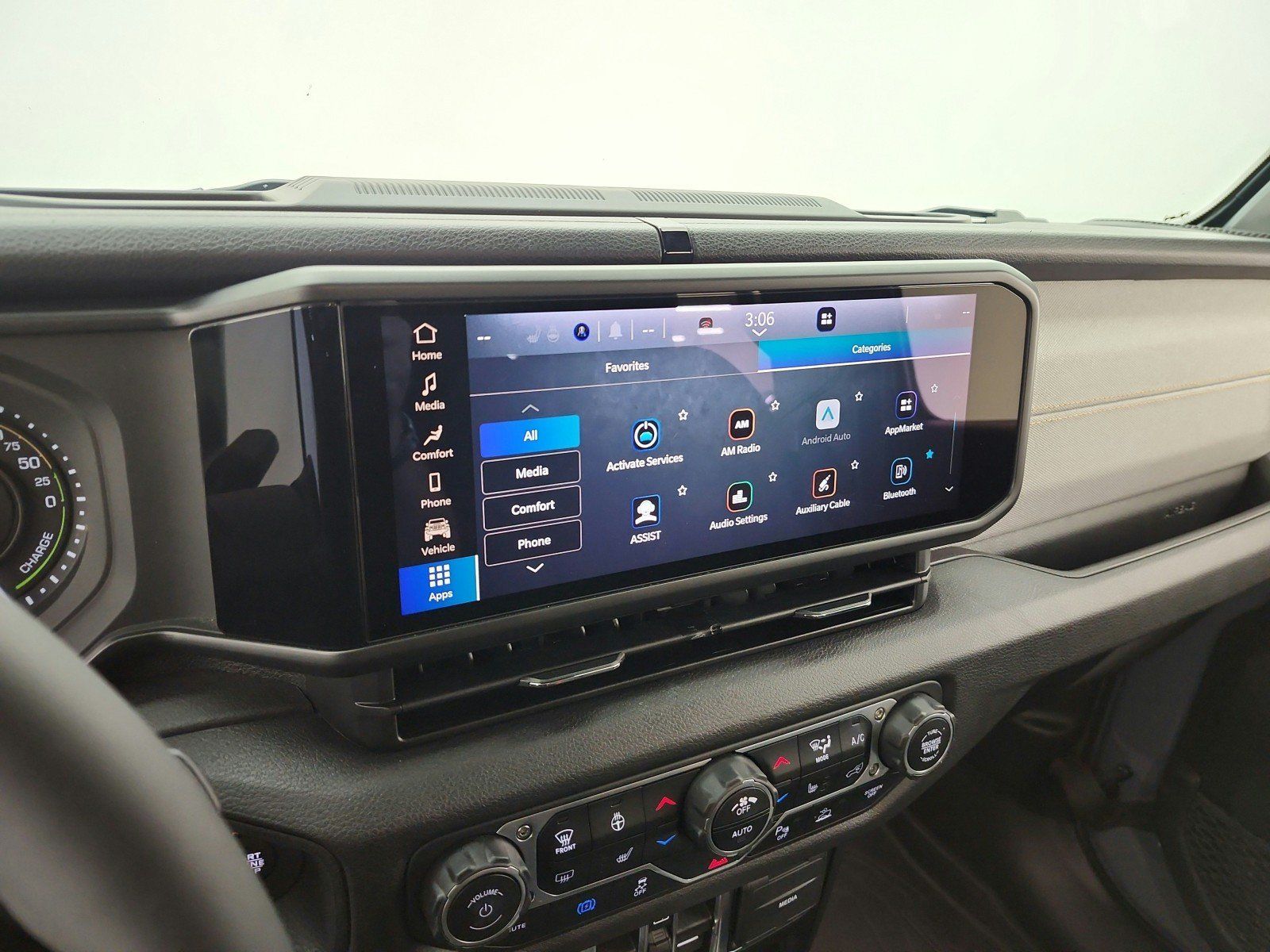 Used 2024 Jeep Wrangler Unlimited AWD/4WD image 13