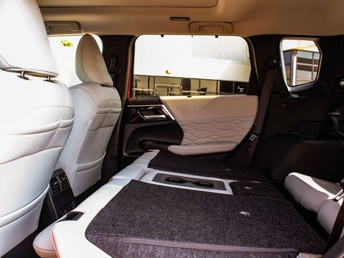 New 2025 Mitsubishi Outlander SEL AWD/4WD image 36