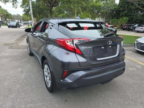 Used 2020 Toyota C-HR LE FWD image 2