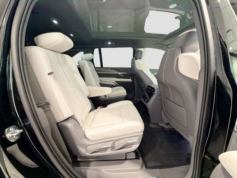 New 2026 Cadillac Escalade IQ Sport 1 w/ LPO, ONYX Package AWD/4WD image 25