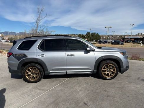 Used 2024 Honda Pilot Touring image 9