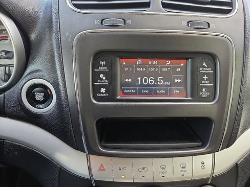 Used 2020 Dodge Journey SE FWD image 19