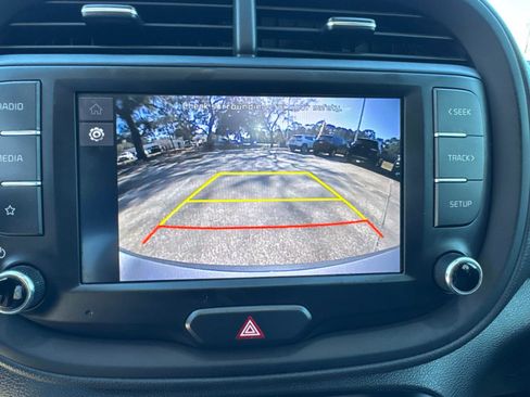 Used 2023 Kia Soul LX w/ LX Technology Package image 21