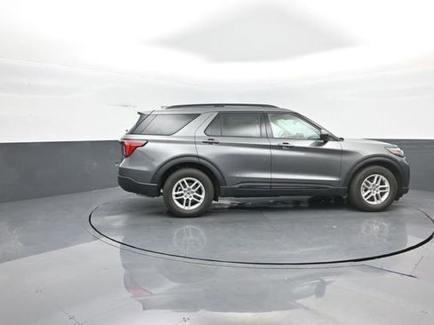 New 2026 Ford Explorer Active RWD image 8