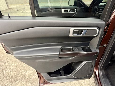 Used 2020 Ford Explorer XLT w/ Equipment Group 202A image 41