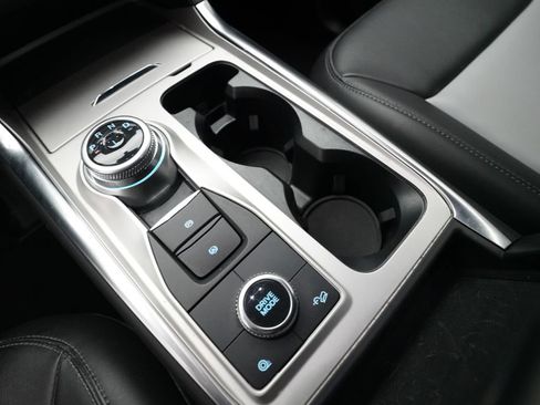 Used 2023 Ford Explorer XLT w/ Equipment Group 202A image 17