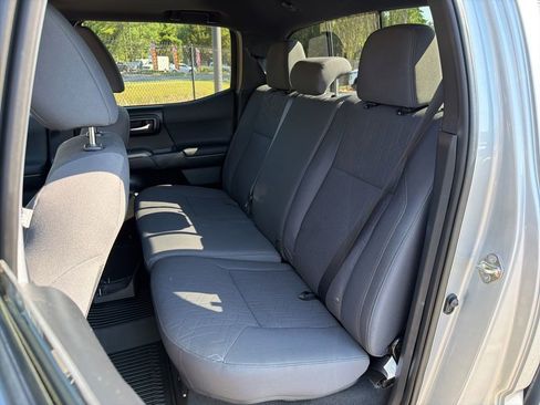 Used 2017 Toyota Tacoma TRD Sport w/ Premium & Technology Package AWD/4WD image 22