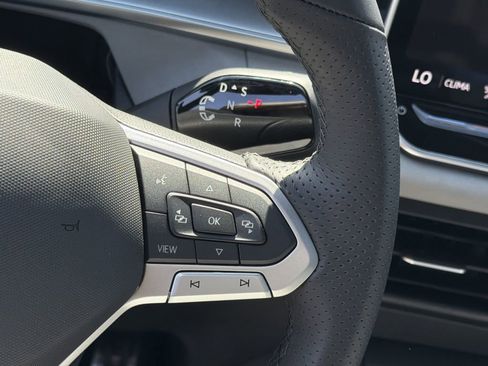 New 2026 Volkswagen Tiguan SE R-Line FWD image 28