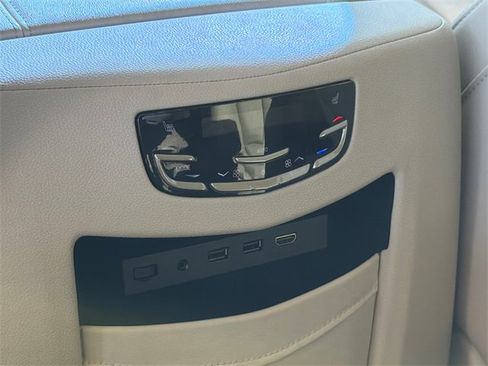 Used 2019 Cadillac Escalade ESV Premium Luxury w/ Escalade Sport Edition image 18