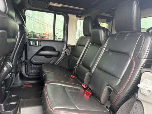 Used 2019 Jeep Wrangler Unlimited Rubicon AWD/4WD image 17