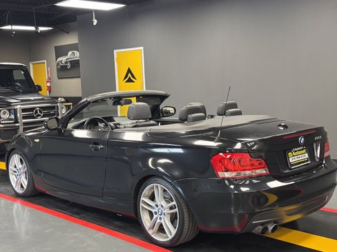 Used 2012 BMW 135i Convertible image 4
