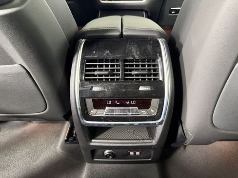 Used 2026 BMW X7 xDrive40i w/ M Sport Package AWD/4WD image 30