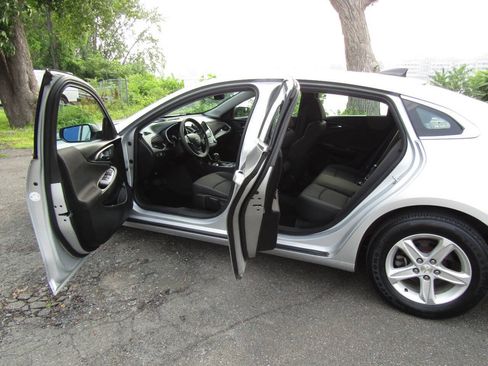 Used 2020 Chevrolet Malibu LS FWD image 22