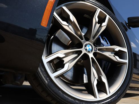 Used 2019 BMW M550i xDrive image 52