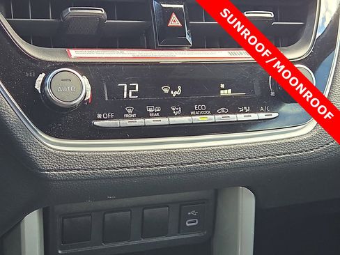 Used 2024 Toyota Corolla Cross SE image 19