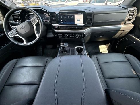 Used 2025 Chevrolet Silverado 1500 LT Trail Boss w/ Convenience Package II AWD/4WD image 10