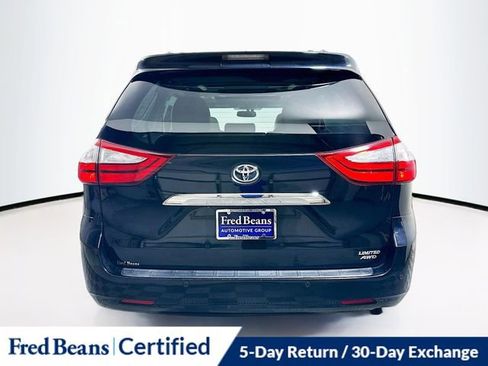 Used 2017 Toyota Sienna Limited Premium image 7