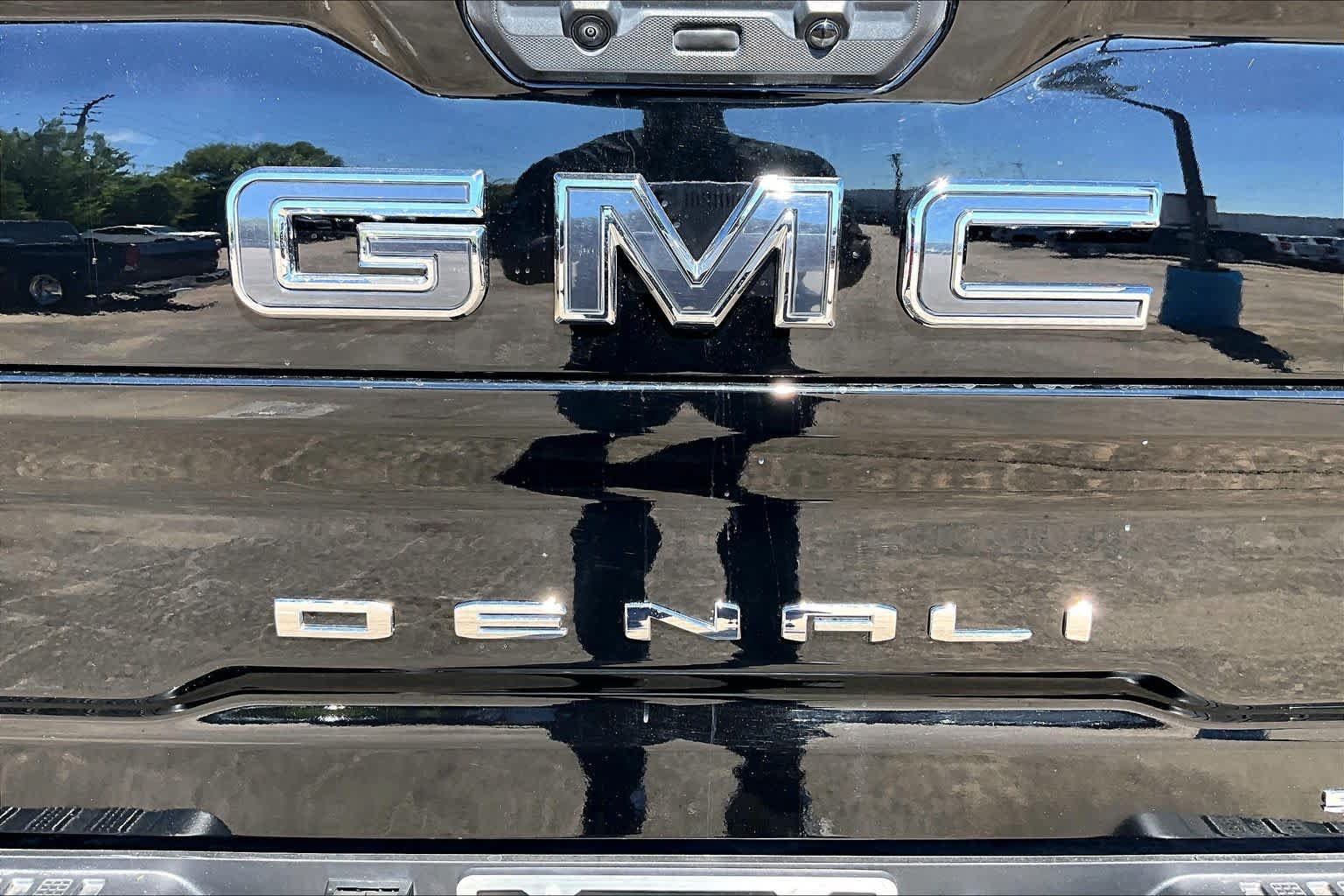 Used 2025 GMC Sierra 2500 Denali Ultimate AWD/4WD image 31
