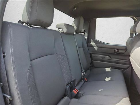 Used 2025 Toyota Tacoma SR5 AWD/4WD image 19