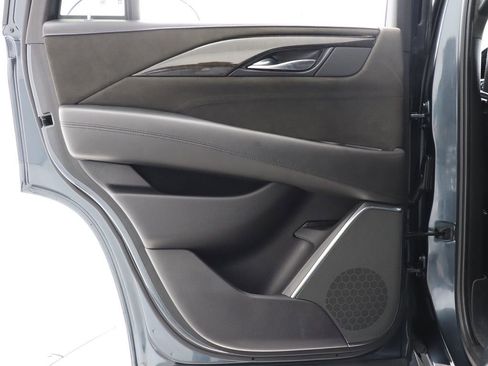 Used 2019 Cadillac Escalade Platinum image 42