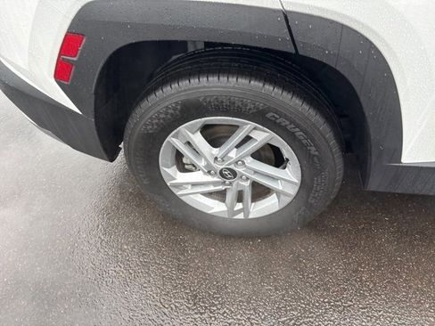 Used 2025 Hyundai Tucson SE image 34