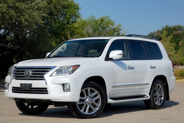 Used 2013 Lexus LX 570 4WD w/ Luxury Pkg w/Pre-crash image 2